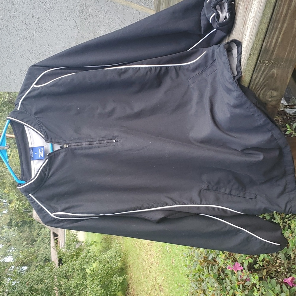 Mizuno pullover small
